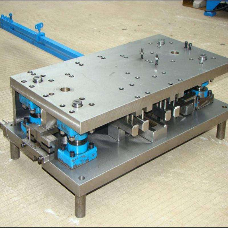 沖壓模具分類與行業(yè)術(shù)語，基礎(chǔ)要了解！