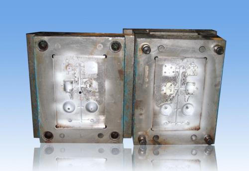 深圳塑膠模具廠，塑料模具零配件的熱處理工藝介紹